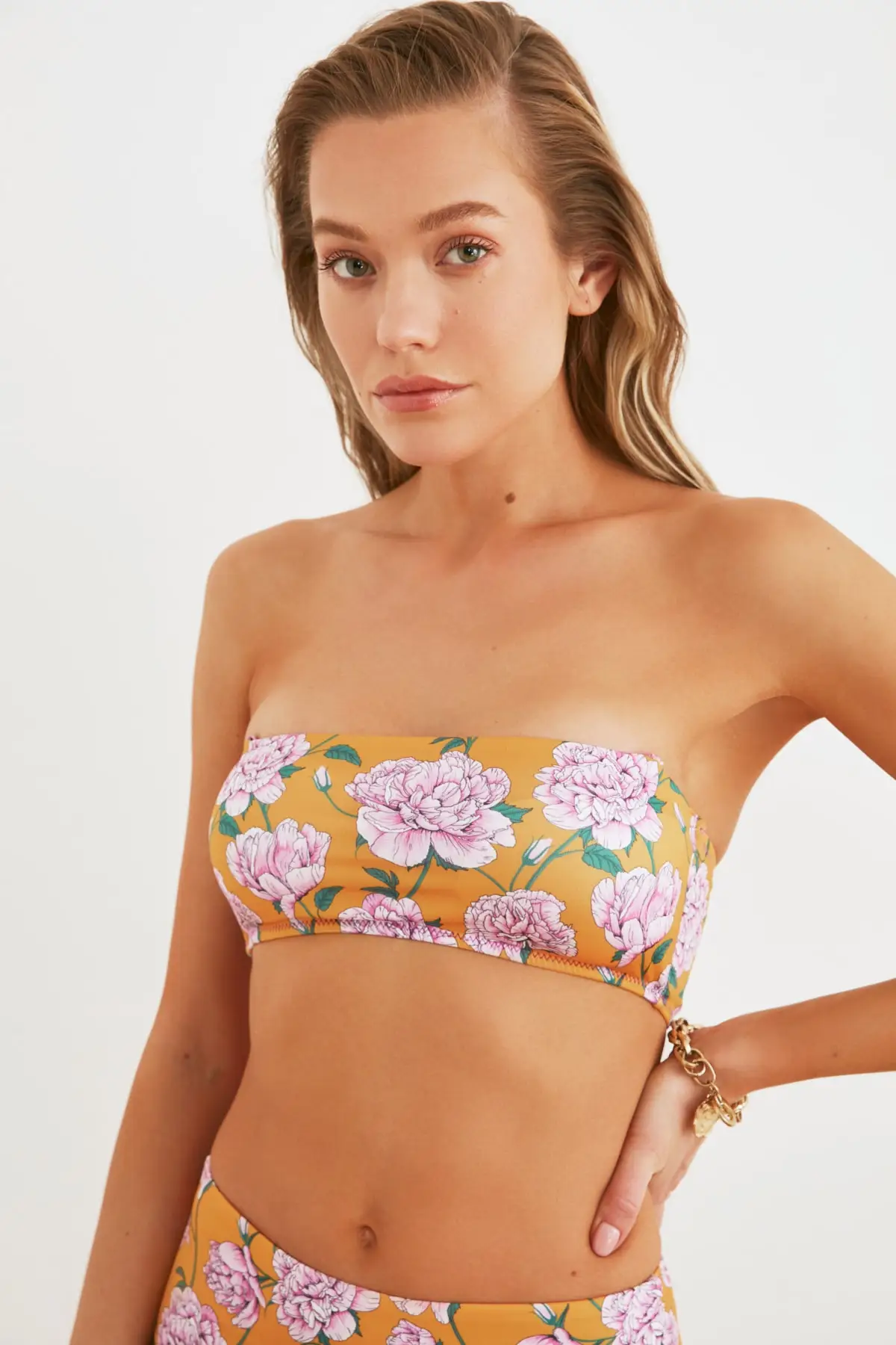 

Trendyol Flower Print Bikini Top TBESS21BU0409