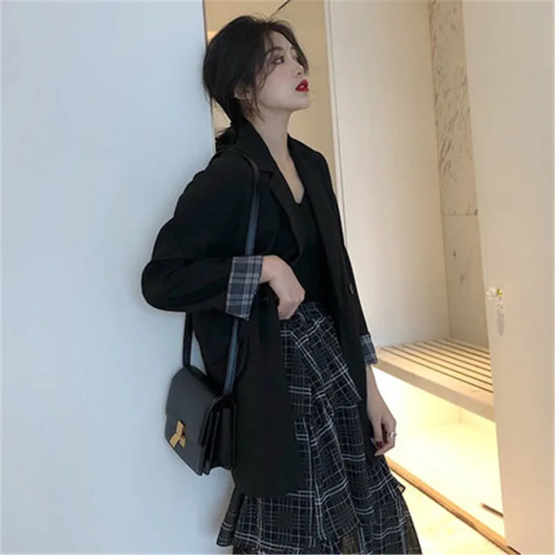 Женский костюм-двойка из юбки и черного блейзера в клетку | Женская одежда