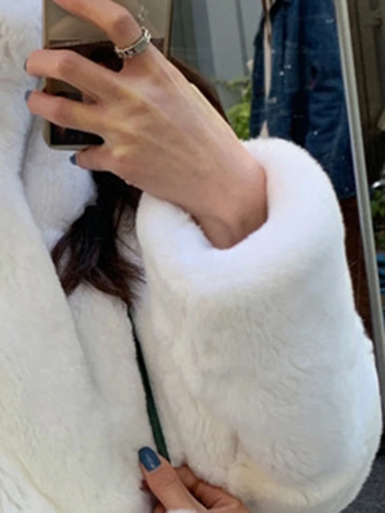 

Lautaro Winter White Warm Faux Fur Sweatshirt Women Long Sleeve Designer Oversized Fluffy Jacket Korean Fashion 2021