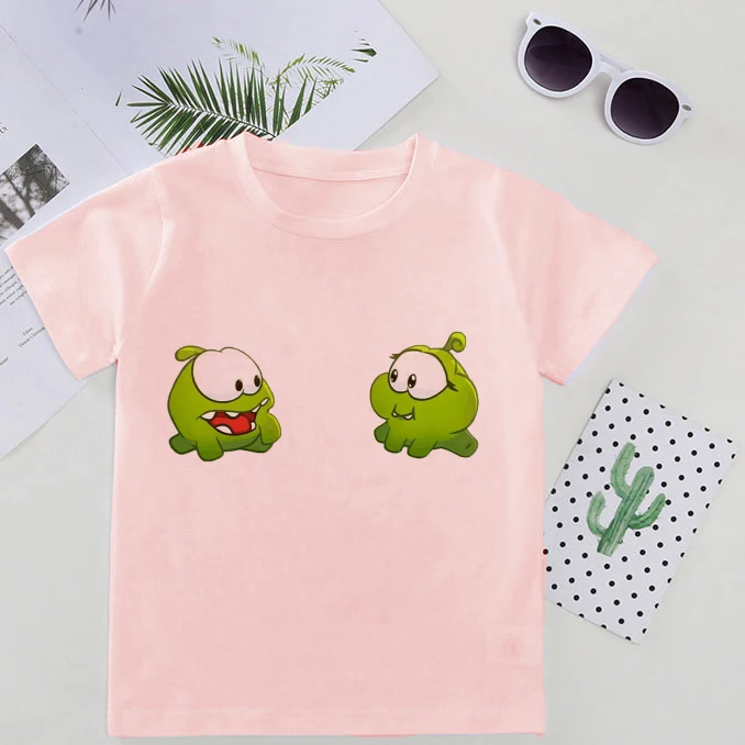 Летняя детская футболка для девочек модные топы маленьких Om Nom Stories футболки