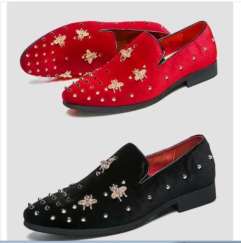 Туфли мужские бархатные с пчелами модные мокасины золотой заклепкой и вышивкой