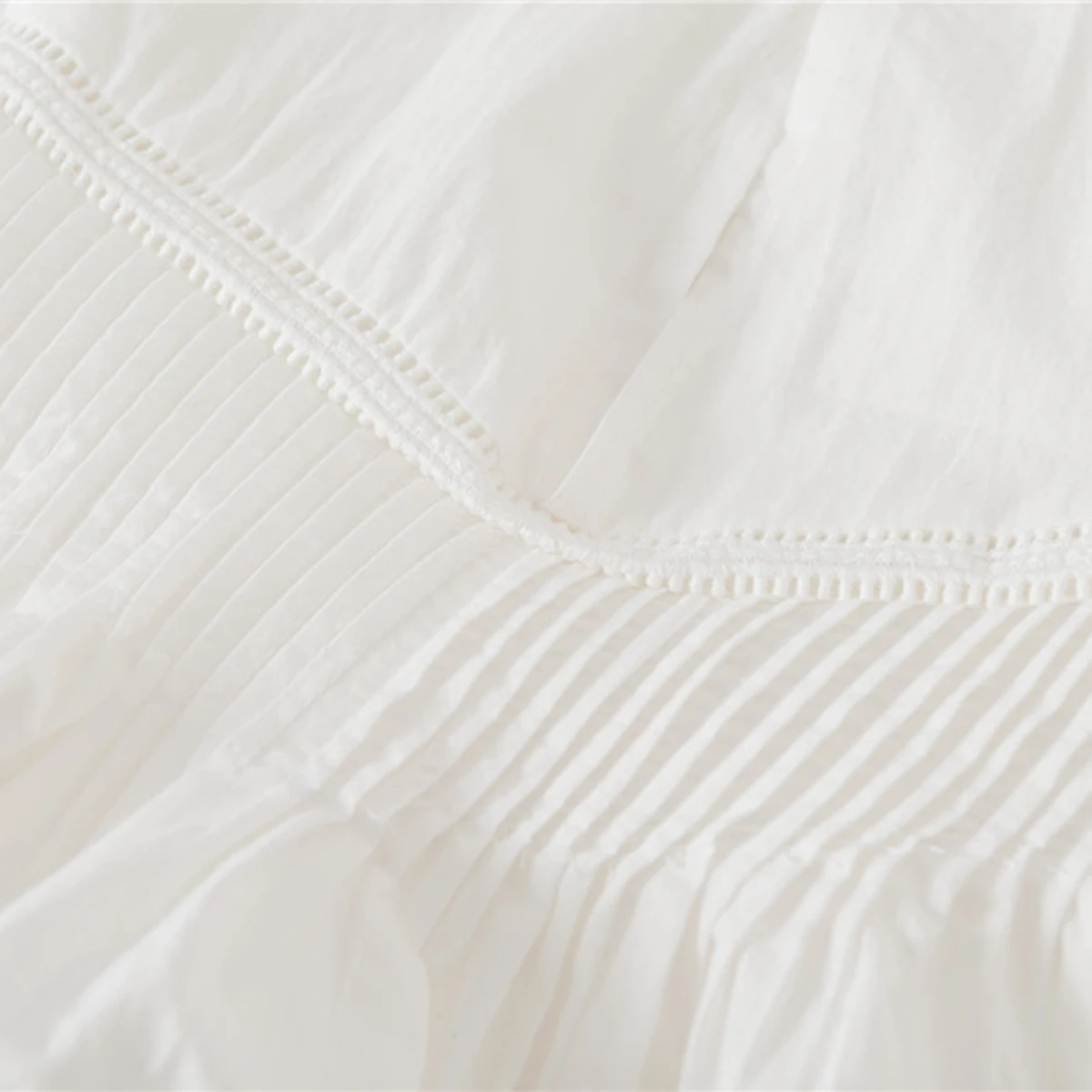 

Hollow Out Loose Blouse Women Summer Flare Sleeve Round Neck Cotton Shirt Casual Vintage Simple Femme Pleats Shirts Tops 2021