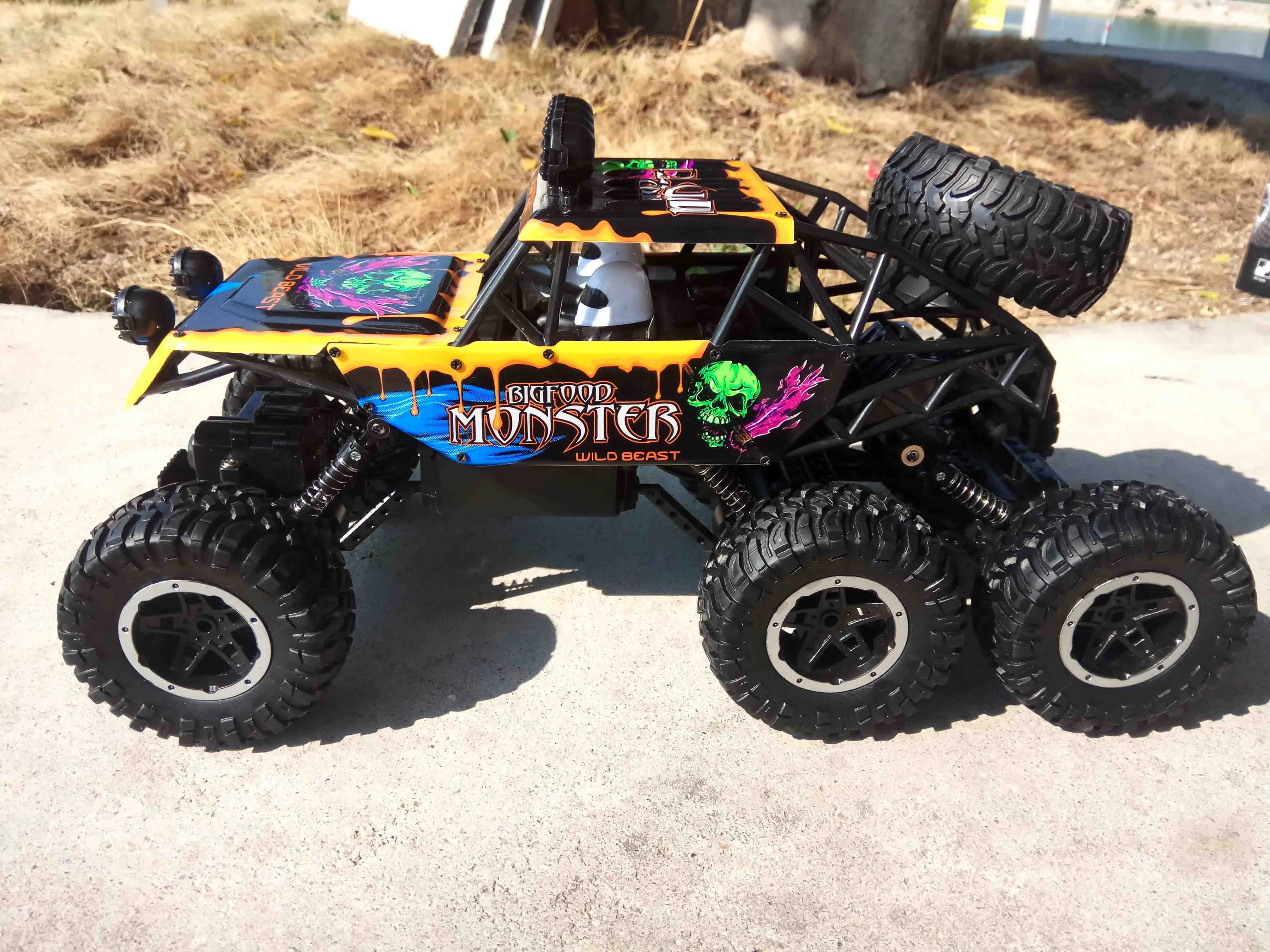 New product 1:10 6WD RC Car 2.4G Radio Control RC Car Toys Buggy High speed Truck Off-Road Climbing Vehicle toy
