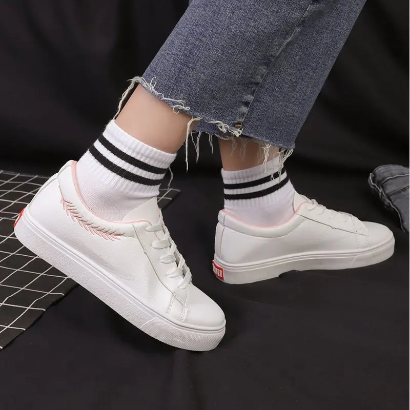 

Spring Small White Shoes Women's Shallow Mouth Flat Bottom Shallow Mouth Students' Leisure Fashion Leisure Women's Board Shoes