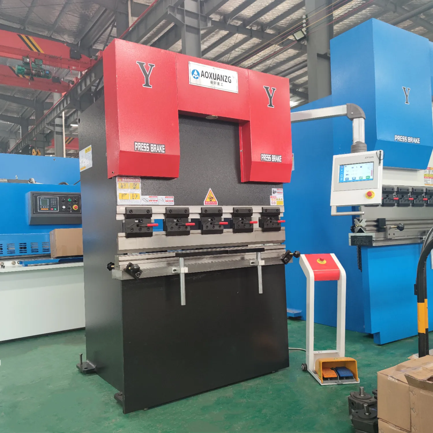 Другая цена для прессового тормоза в деревянной коробке с системой контроллера