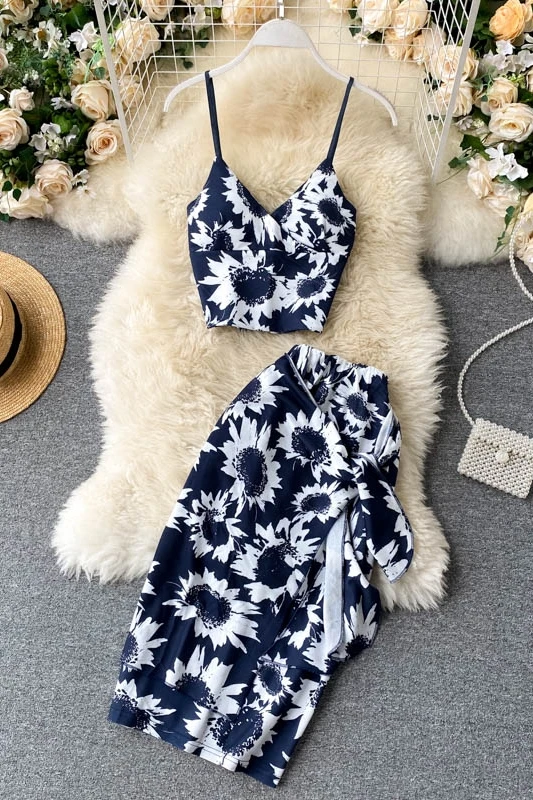 

Fried street suit 2021 new female holiday style print short camisole high waist skirt two-piece trend