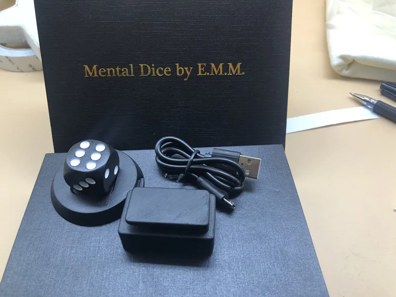 Умственные кубики/кубики от E.M Волшебные трюки Беспроводная зарядка