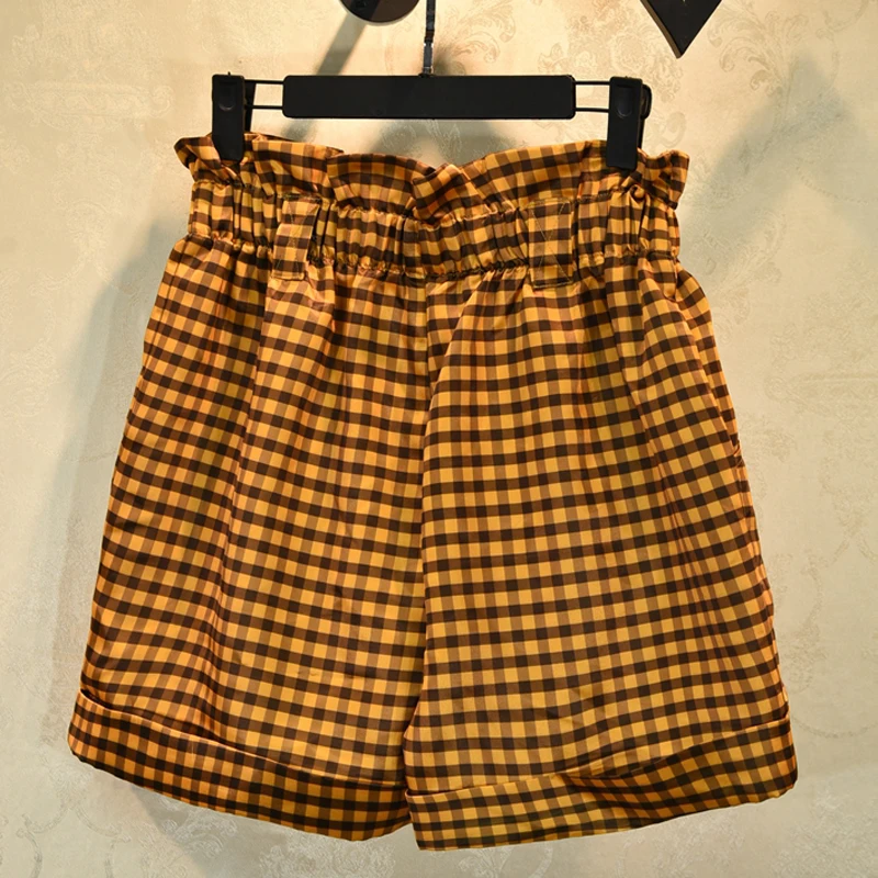 

Newest TOP QUALITY 2021 Stylish Runway Suit Set Women's short Slevee Hollow Out knitting top Plaid Shorts Set