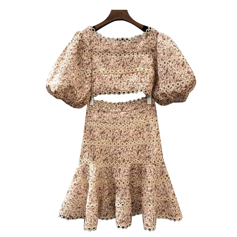 as picture TWOTWINSTYLE принт комплект из двух предметов вышивка лоскутное выдалбливают WomenTops с пышными рукавами Короткая мини юбка Женский костюм модная новинка - Цвет: as picture