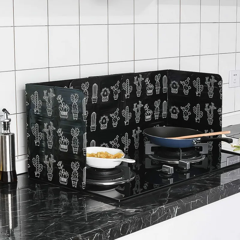 

1PC Kitchen Gadgets Oil Splatter Screens Aluminium Foil Plate Gas Stove Splash Proof Baffle Home Kitchen Cooking Tools