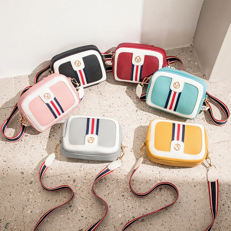 

Women's Fashion Famous Design Shoulder Crossbody Messenger Bag Clutch Wide Strap Zipper Coin Purse Large Capacity Lady Handbag