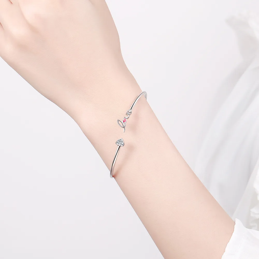 Минималистичный Регулируемый Браслет-манжета с красным сердцем и фианитами для
