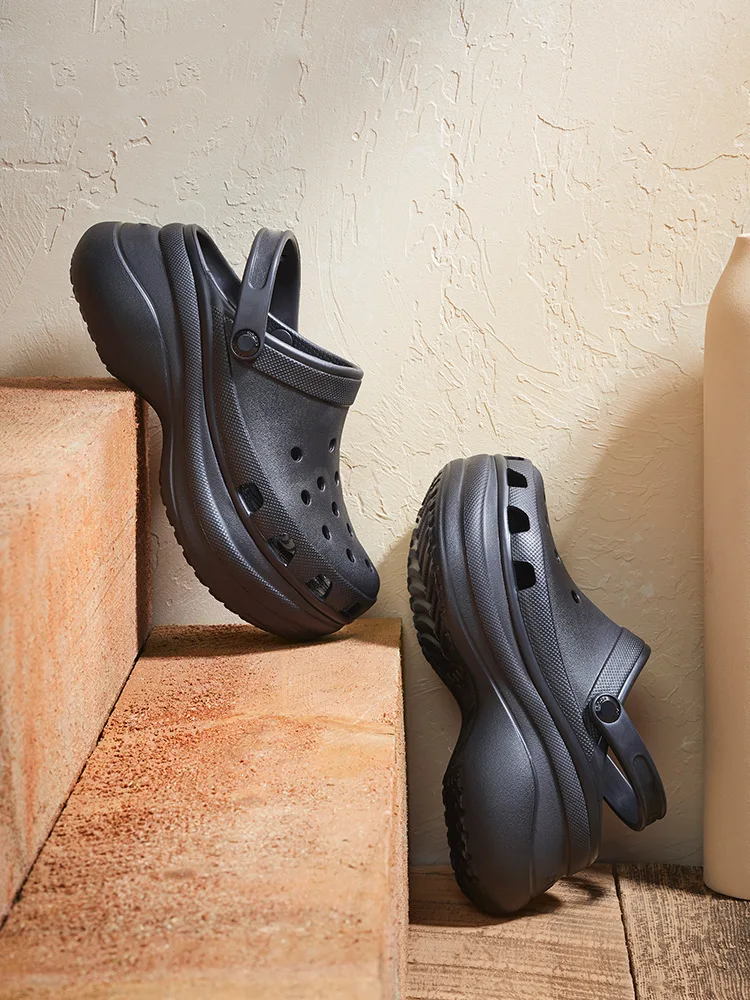 Сандалии женские для сада и пляжа Кроксы на платформе тапки без застежки