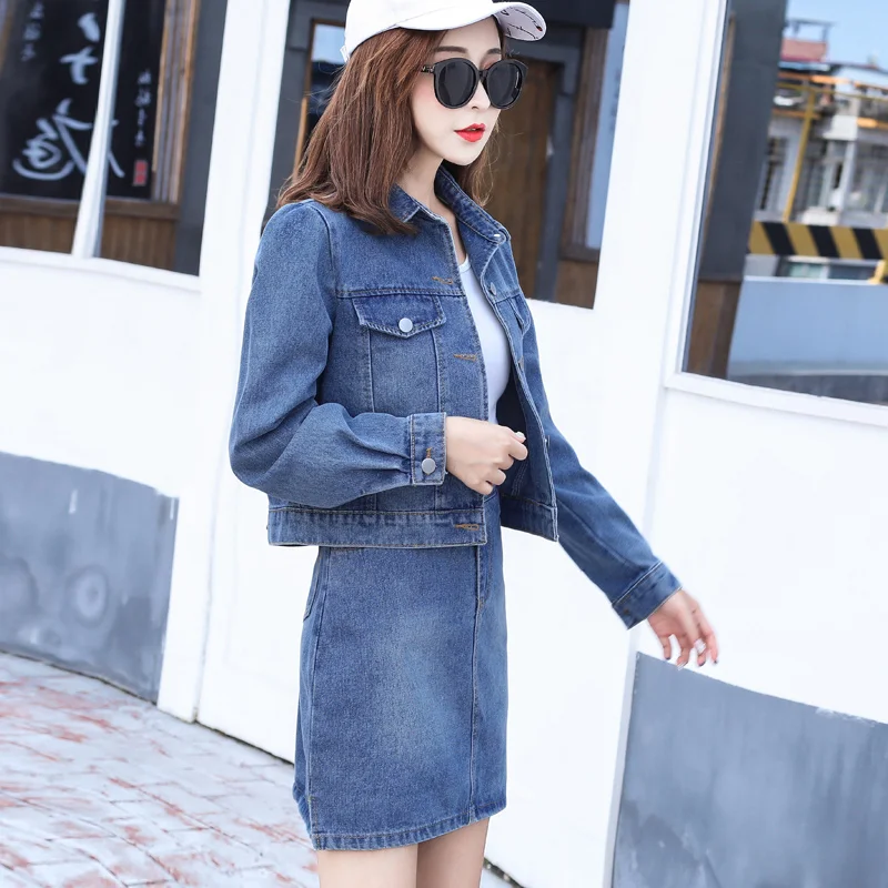 Джинсовая куртка Комплект женский шикарный джинсовый костюм 2021 Новый светильник