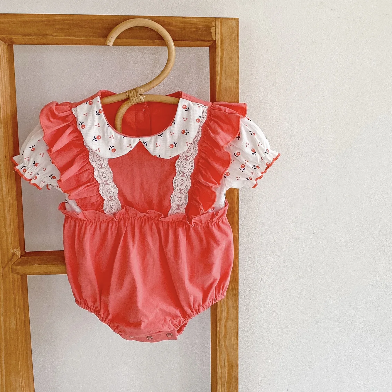 

2021 Summer New Baby Girl Flower Flying Sleeve Khaki Jumpsuit Infant Sweet Cute Romper Children Clothes
