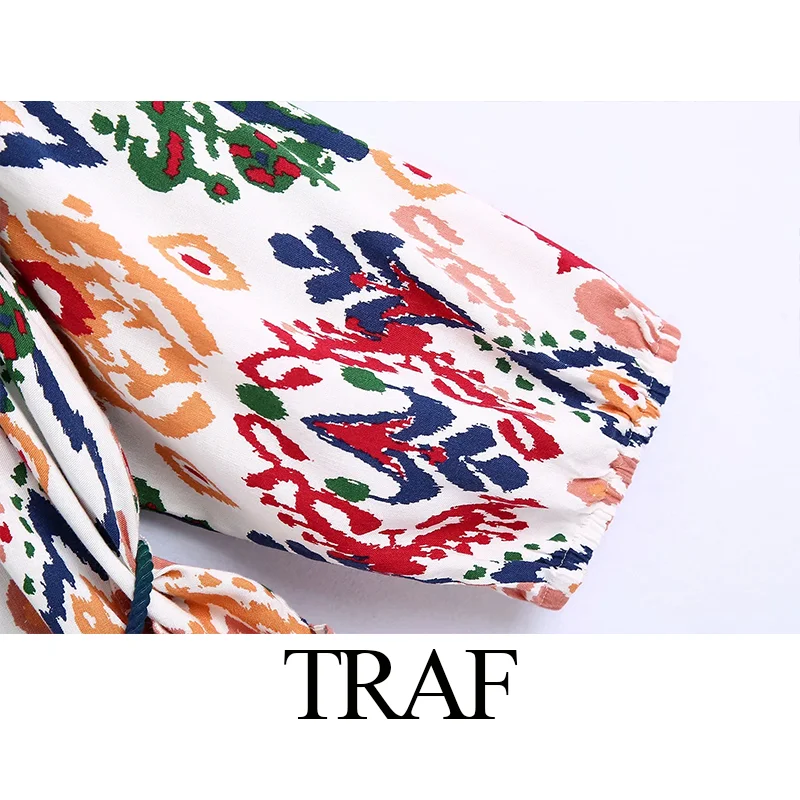 Костюм двойка женский из блузки и шортов с высокой талией| |