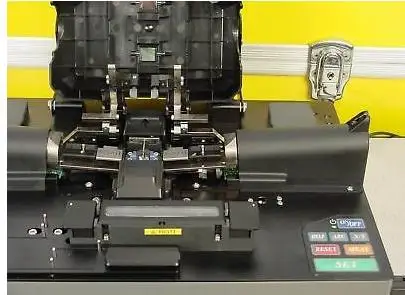 Поляризации оптоволоконный сварной сплайс FSM 100P/P + 100M с зеркальным отражателем
