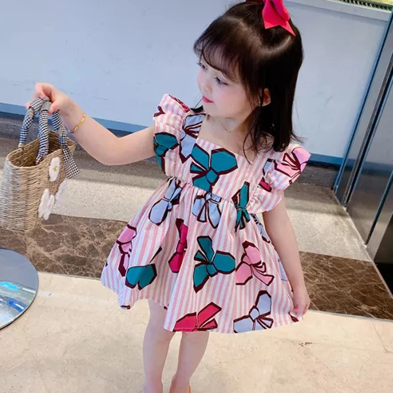 

Летнее платье для девочек, новинка 2021, повседневное праздничное платье принцессы в полоску с бантом и летающим рукавом, милая детская одежд...