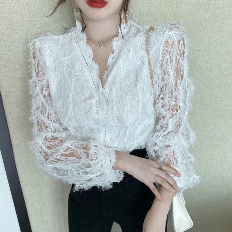 

Long Sleeve vintage Lace Hollow out Lace ladies Blouses Shirts blusas V-neck kimono Lace Flowers Women tops White Shirts 560H