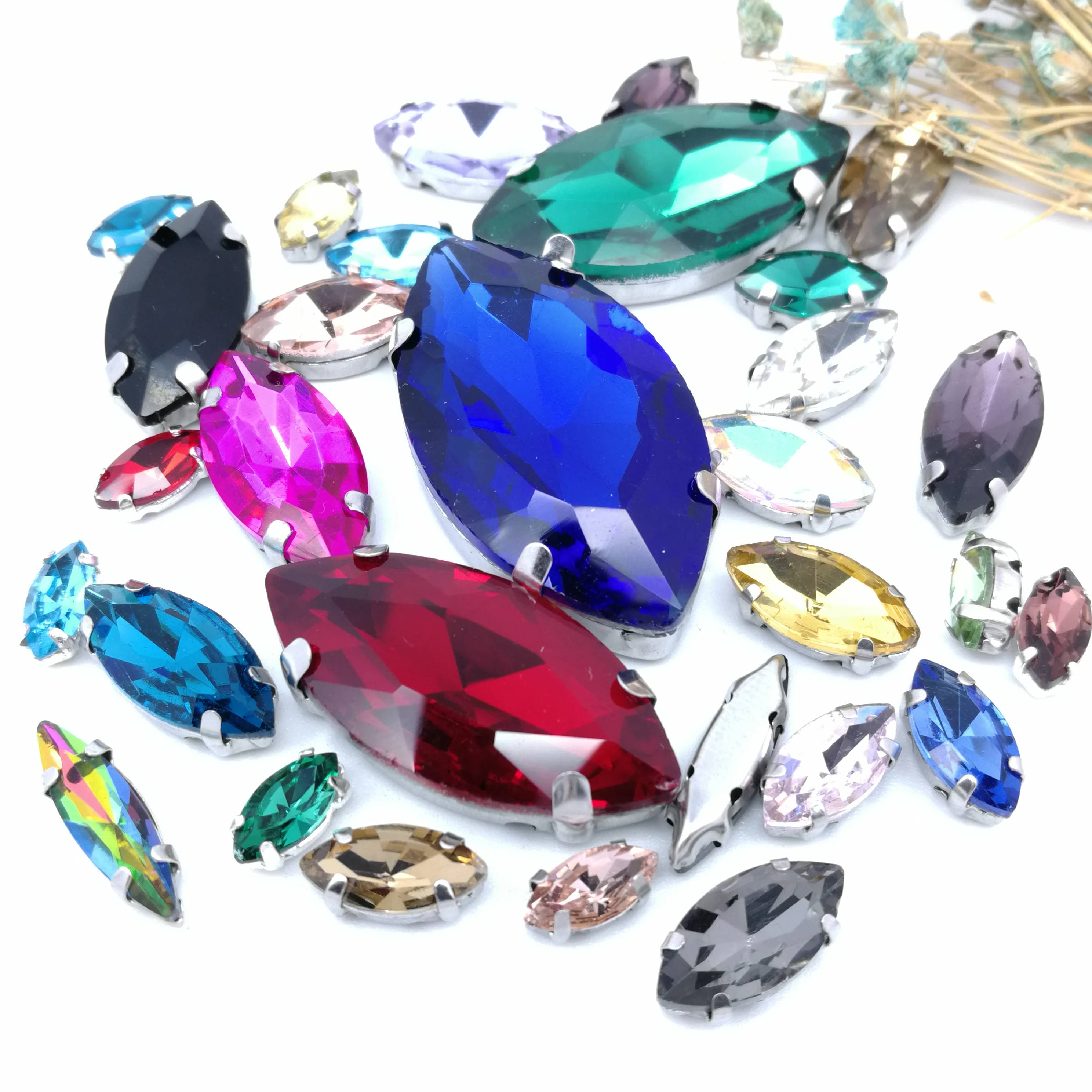 Стразы стеклянные с кристаллами лошадиного глаза/листьев 4 х8 со швом в виде