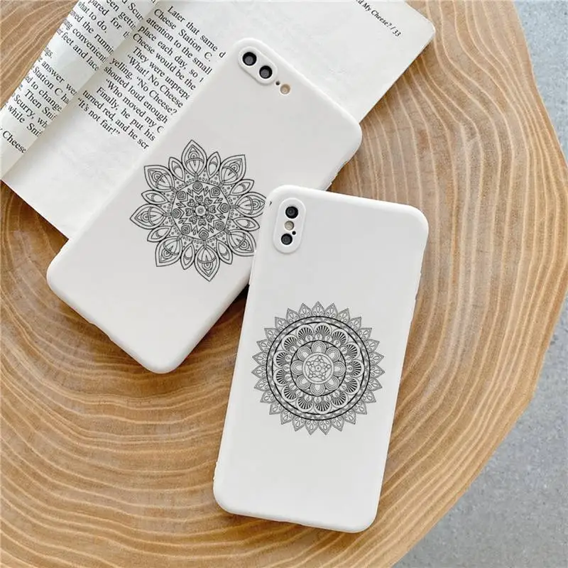 

Retro art lines Mandala Flowers Phone Case Candy Color for iPhone 6 7 8 11 12 s mini pro X XS XR MAX Plus
