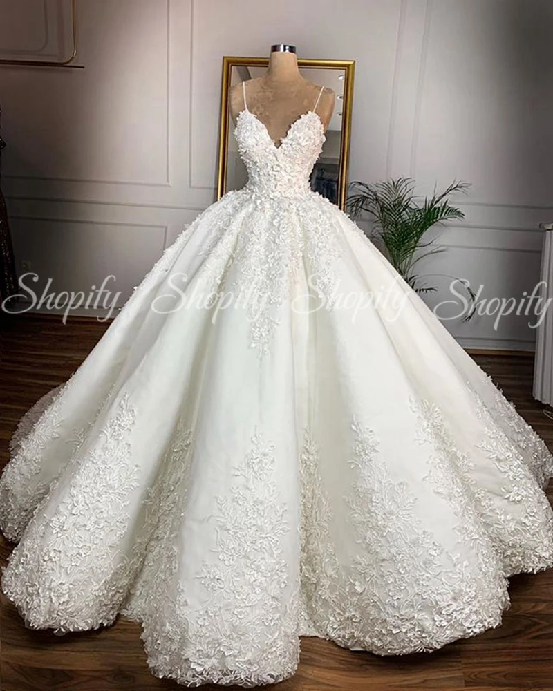 Luxury Wedding Dresses 2020 Puffy V-neck Bridal 3D Flowers Lace Dubai Arabic Style White Gowns | Свадьбы и торжества