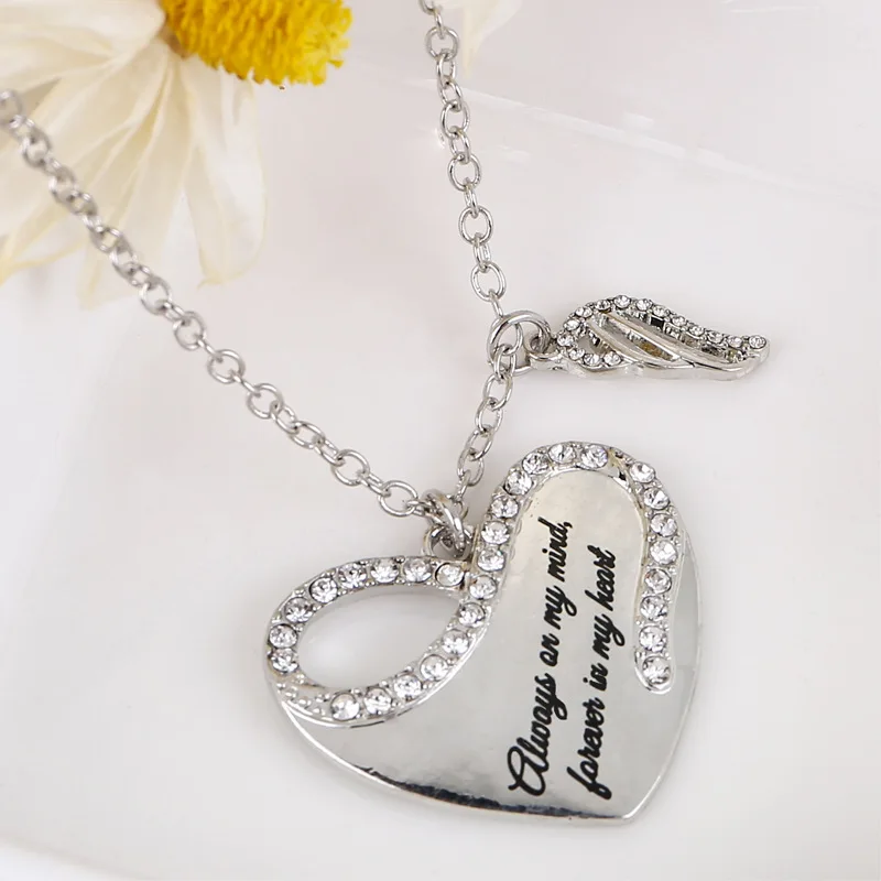 Горячая мода сплава с крыльями ангела письмо украшением в виде кристаллов