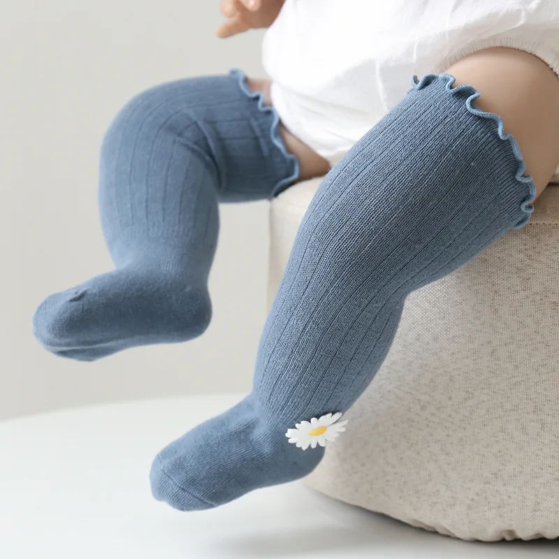 

2020 autumn winter infant baby girls wooden ears knee stockings baby daisy pit stockings toddler loose mouthless legging 0-36M