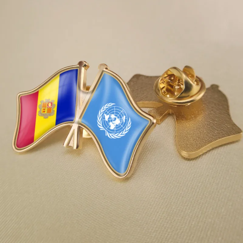 Перекрещивающиеся двойные шпильки для лацканов с ООН и Andorra|Броши| |