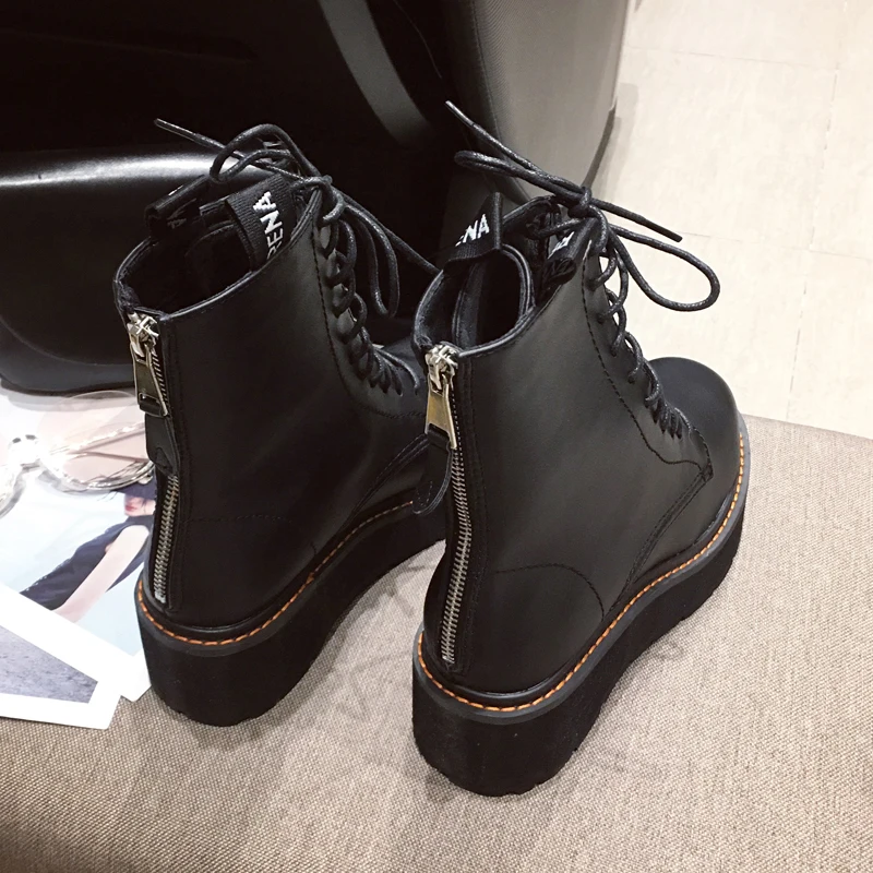 Полусапожки на платформе женские ботильоны шнуровке с круглым носком женская