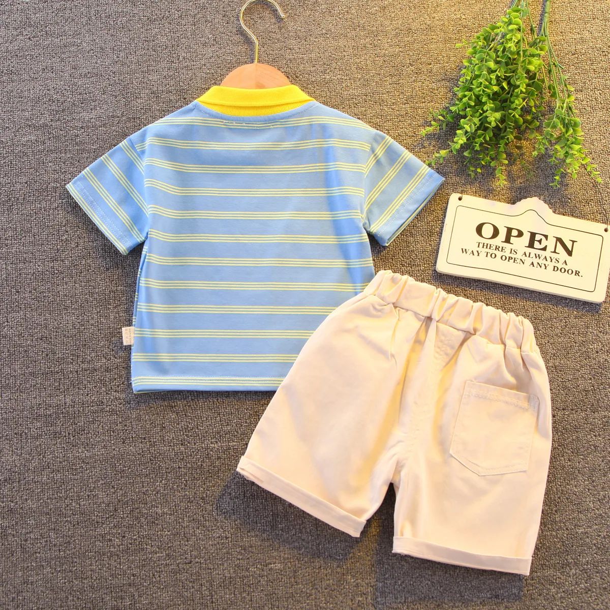 Летняя одежда для маленьких мальчиков голубая белая полосатая футболка с