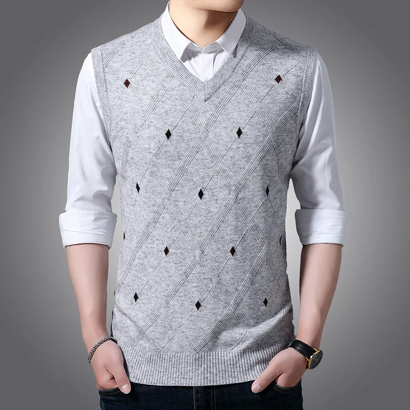 Fashion Brand Vest Sweater For Mens Pullover V Neck Slim Fit Jumpers Knitting Patterns Autumn Sleeveless Casual Clothing Men - Цвет: Светло-серый