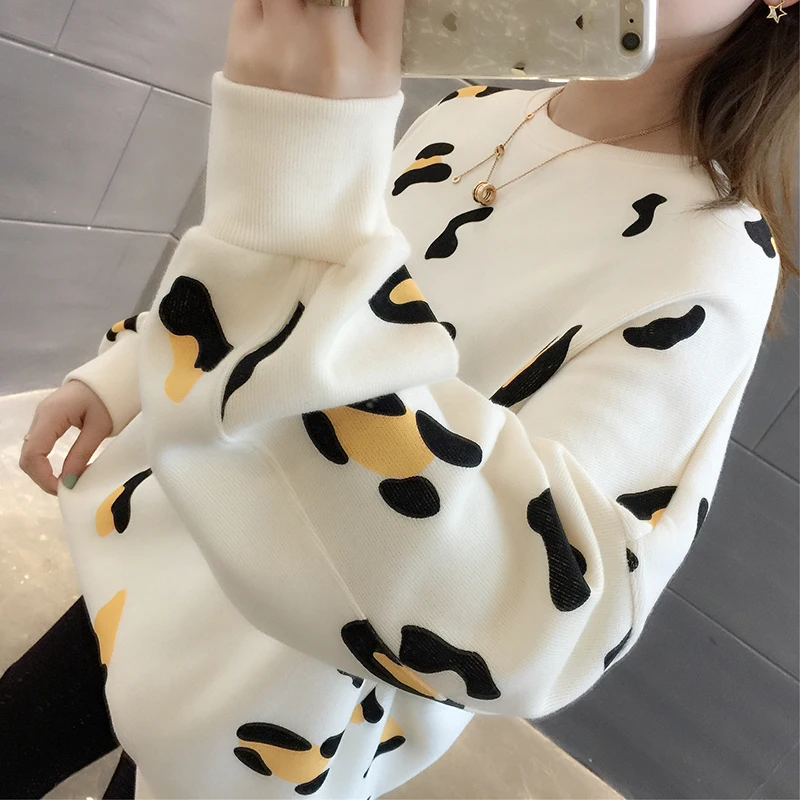 

2021 spring new round neck leopard print blouse loose pullover students Korean version of vests Joker casual women's fashion
