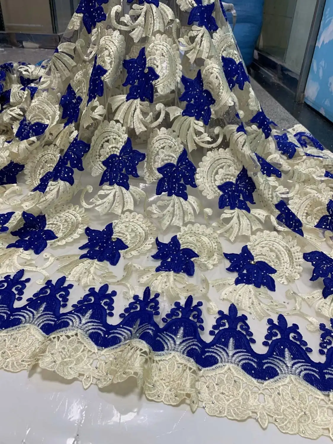 

Nice Embroidery African Tulle Cloth Women's French Net Lace Fabric For Party Dress VRN354 (5Yards/Lot)