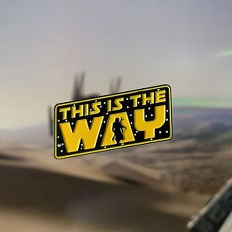 Это жесткие эмалированные булавки Новые Броши с английским алфавитом на лацкан