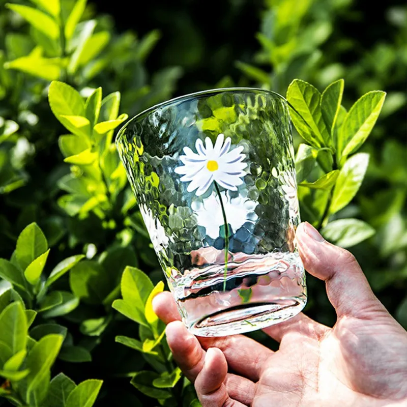 

Japanese Style Water Glass Cup Hand-painted Small Chrysanthemum Hammer Pattern Crystal Glass Cup Heat Resistance Glass Drinkware