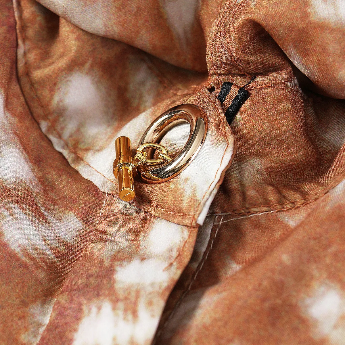 

[DEAT] 2021 Spring And Summer Fancy Color Printed Cape Style Long Sleeve Shirt Fake Two Piece Shirt Female High Street GX1252