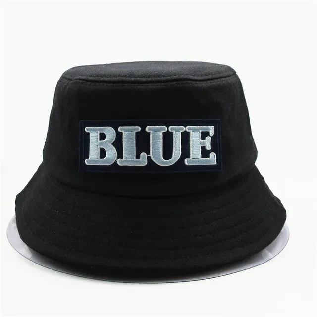 Шапка с надписью спорт