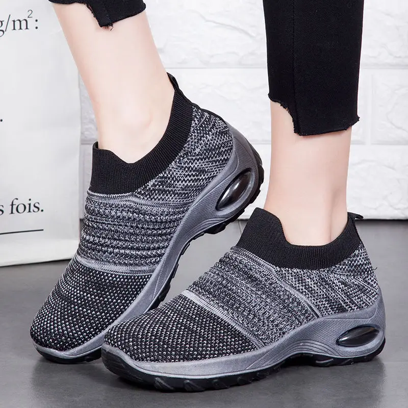 Женская обувь для бега Летние кроссовки спортивная женская прогулочная мягкий