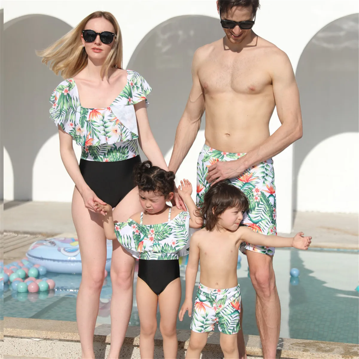 

Leaf Swimsuits Family Matching Outfits Boat Neck Mother Daughter Swimwear Mommy and Me Dresses Clothes Father Son Swim Shorts