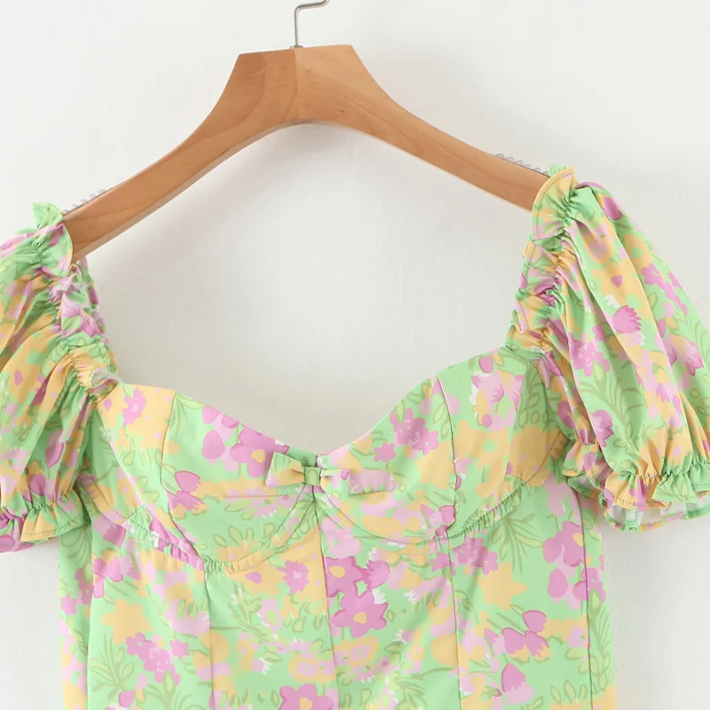 

YNZZU Women 2020 Sweet Fashion Floral Print Cropped Blouses Vintage Pull Sleeve Female Shirts Zipper Chic Tops AT600