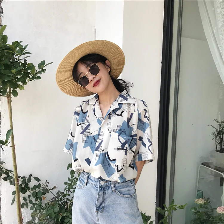 

2020 New Summer Retro Pattern Printed Loose Short Sleeve Shirt Women Casual Shirt Top