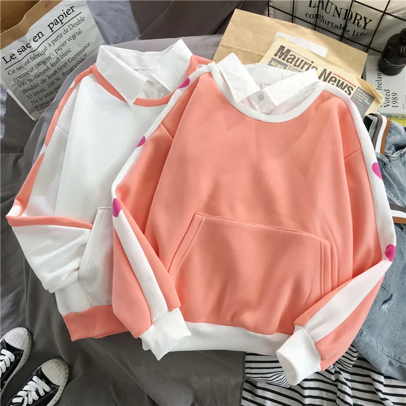 

Толстовка женская оверсайз с отложным воротником и принтом сердечек