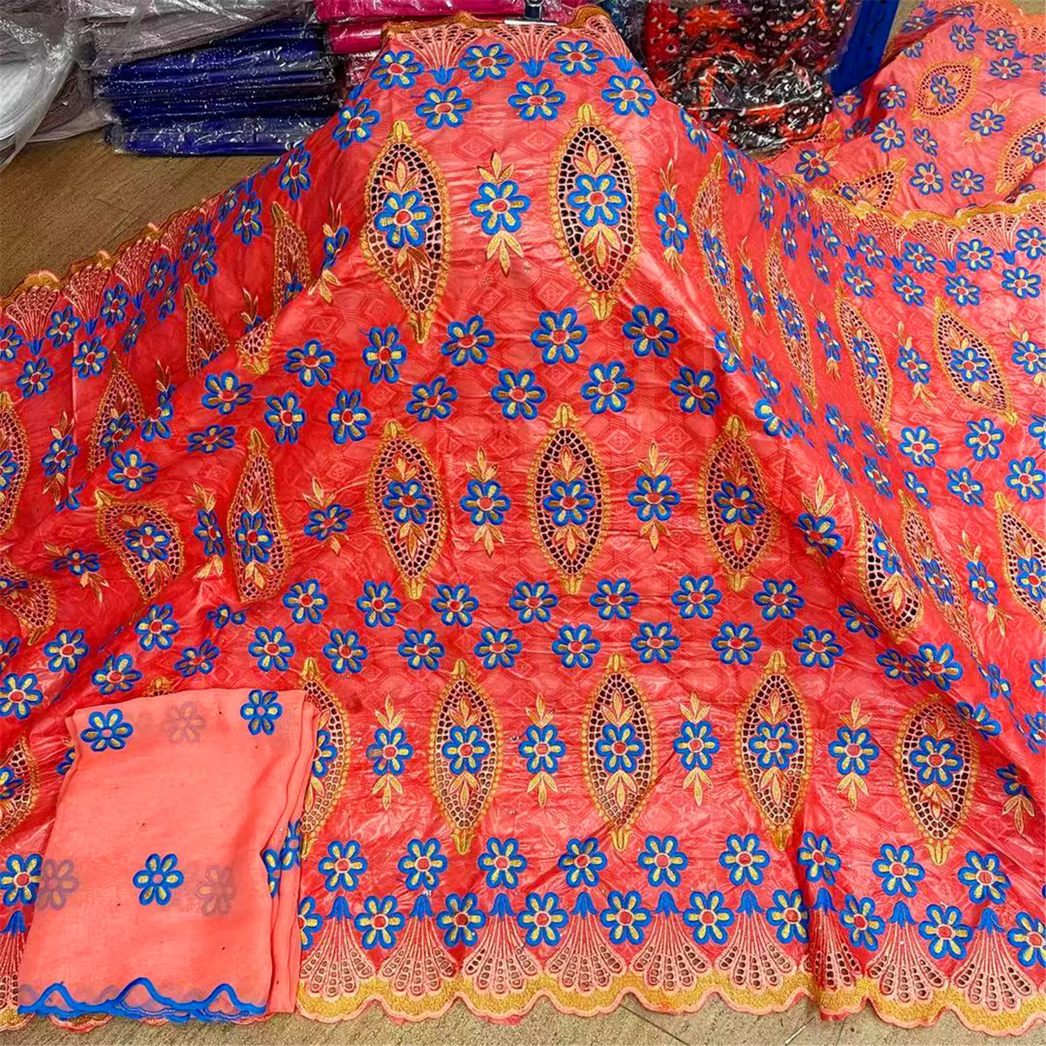 

Блузка с вышивкой в африканском стиле, 7 ярдов/партия