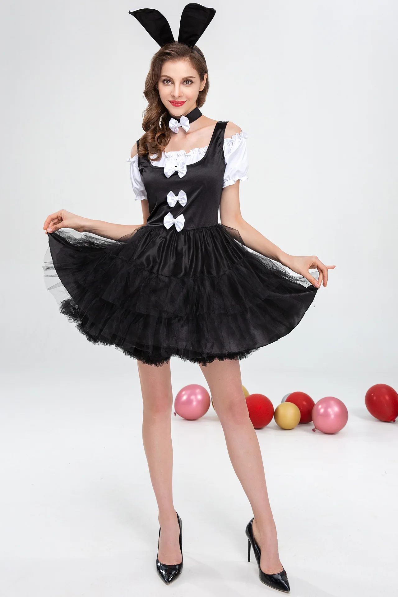 

Girl cute bunny girl stage costume, cosplay Halloween costume, sexy and cute