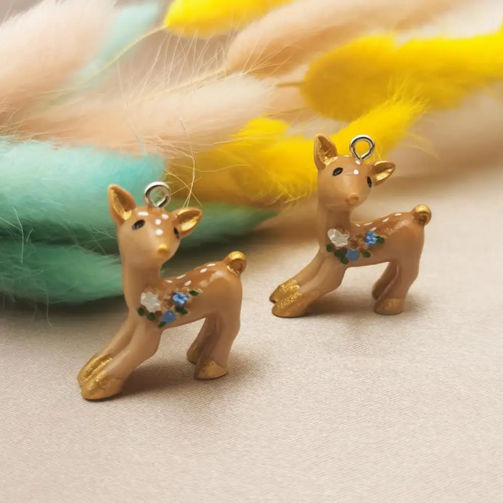 

10pcs Hand-painted Sika Deer Resin Charms Necklace Pendant 3D Deers Keychain Accessories For DIY Jewelry Decor 35*40mm Craft