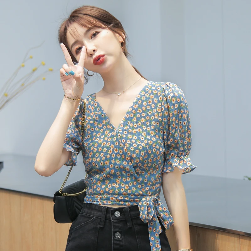 

Fashion short-sleeved floral chiffon shirt women's 2021 summer new top short print puff sleeve high waist V-neck small shirt