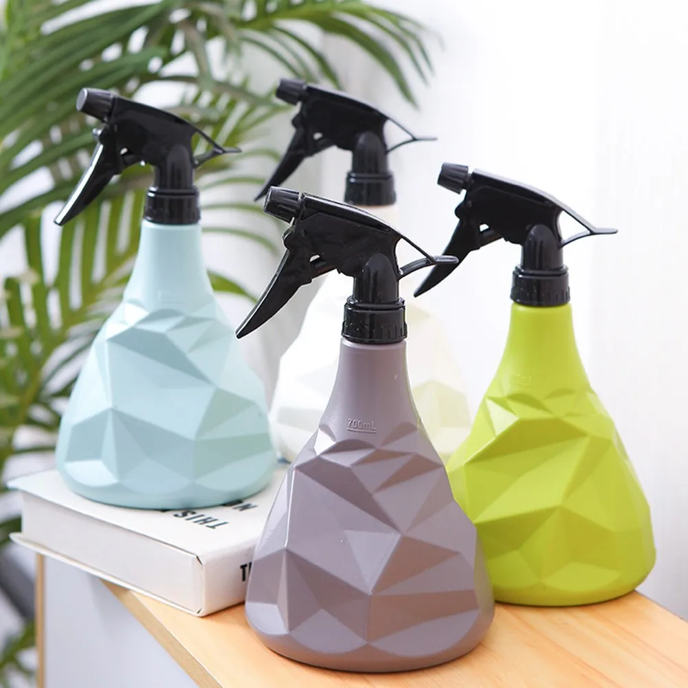 

700ml Plant Spray Bottle Watering Can Hand Pressure Gardening Watering Can For Flower Waterers Bottle Sprinkler Gardening Tools