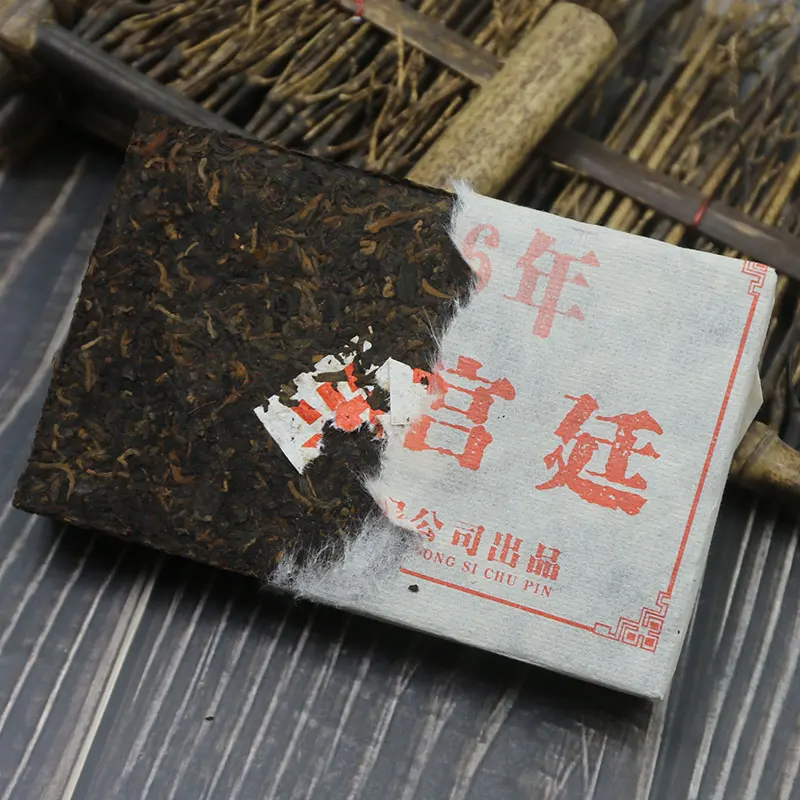 Буланг Маунтин 2006 Pu-erh старое дерево дворец спелый Pu-erh возраст Pu-erh кирпич 250 г