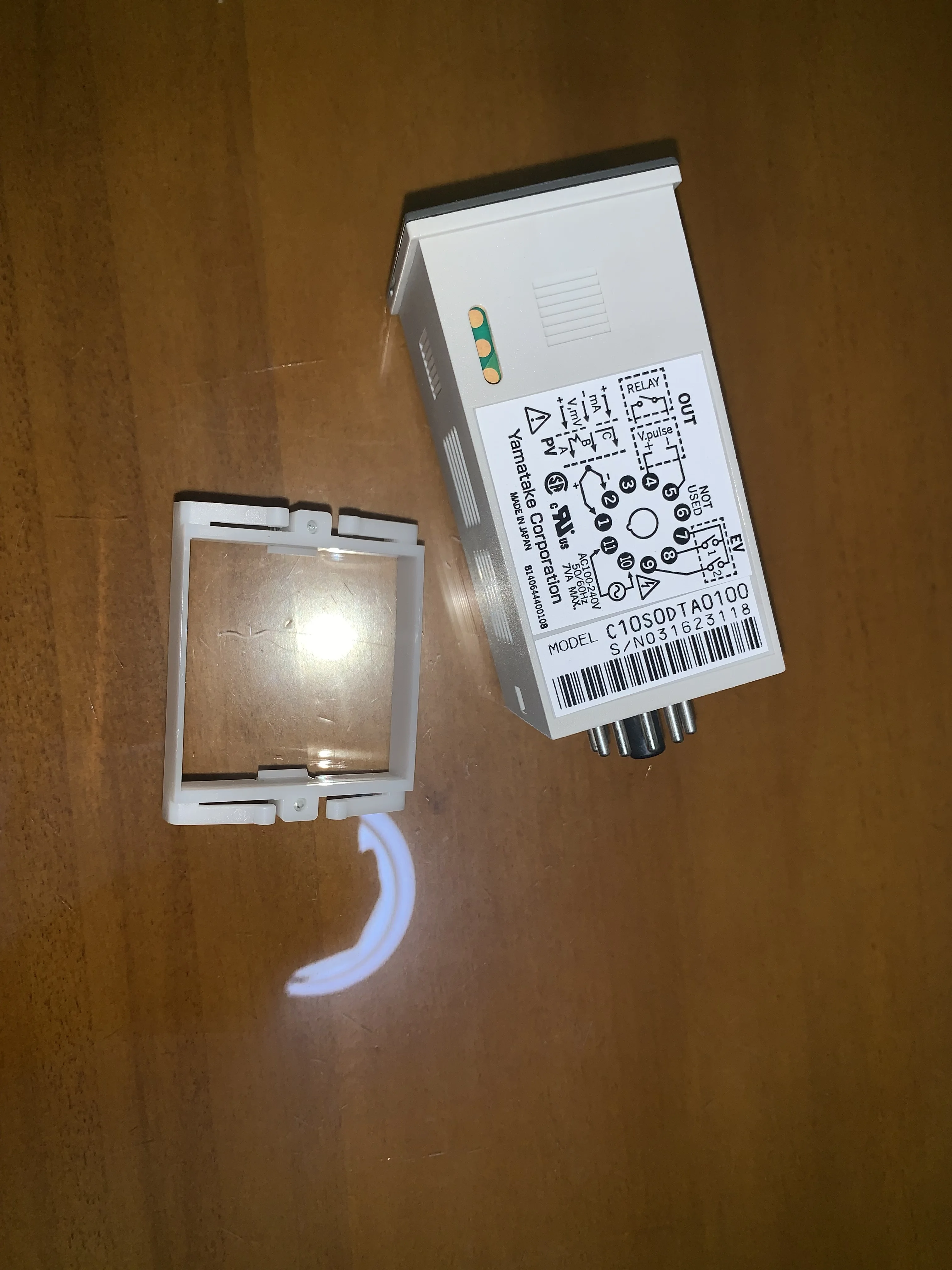 Оригинальный новый оригинальный японский термостат Yamatake серии C10S0DTA0100 SDC10 -